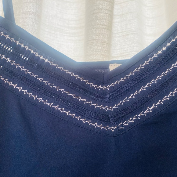 -ANTHROPOLOGIE-(S) MARINE BLUE CAMI TOP W/SPAGHETTI STRAPS AND WHITE EMBROIDERY - Picture 4 of 8